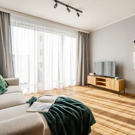 Nova Plaszow 아파트 *